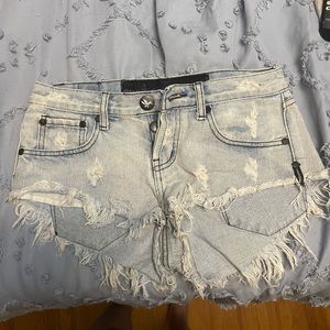 One teaspoon shorts.